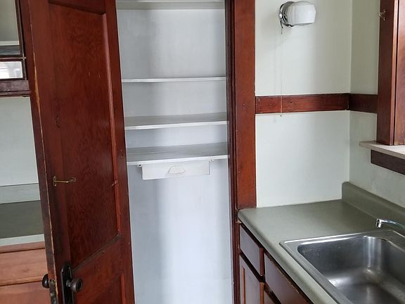 Kitchen/Pantry