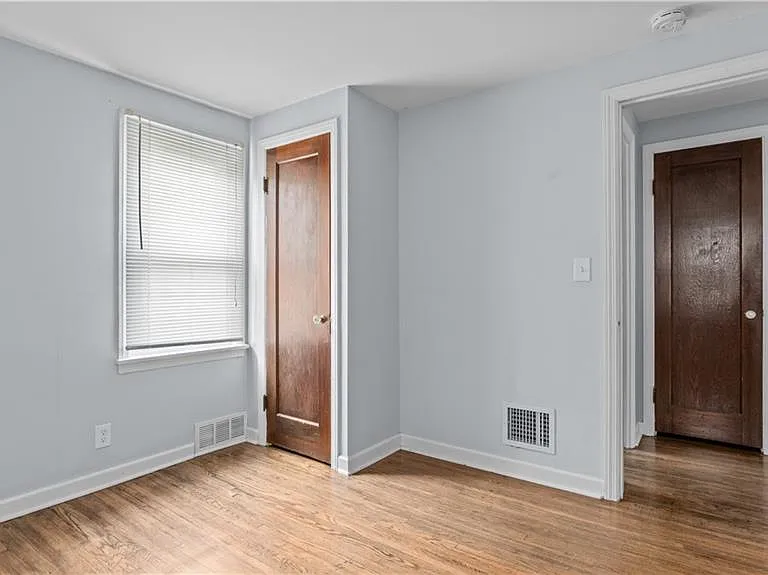 123 Kimberly Ave #LOWER — Photo 9