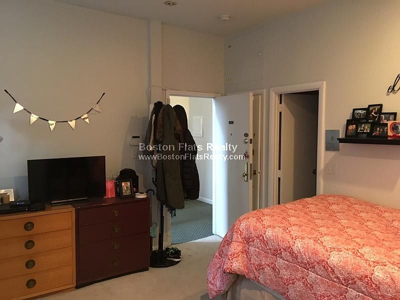 2nd image of 174 Saint Botolph St #18