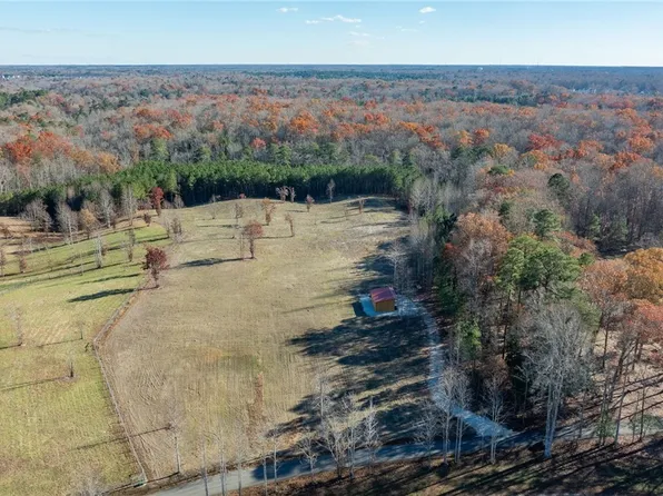 9950 Fire Tower Rd #3, Toano, VA 23168