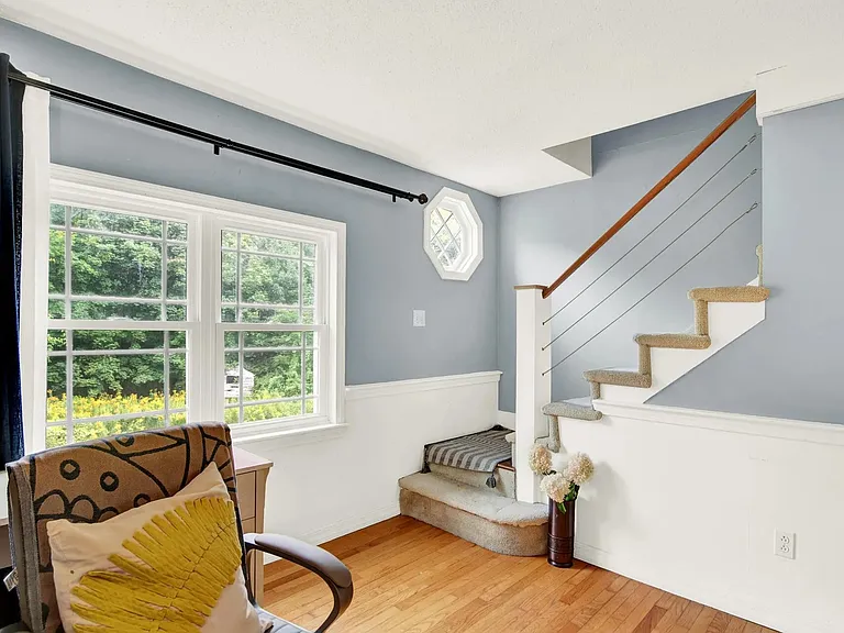 Living Room Stairs up to 2nd Floor