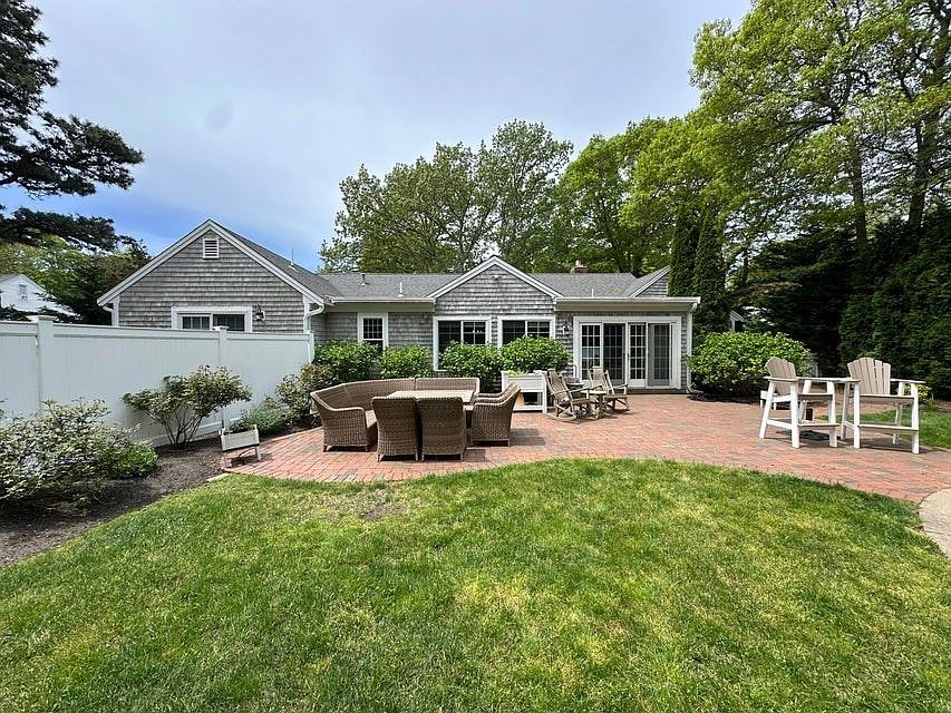 1st image of 38 Kings Row Dr