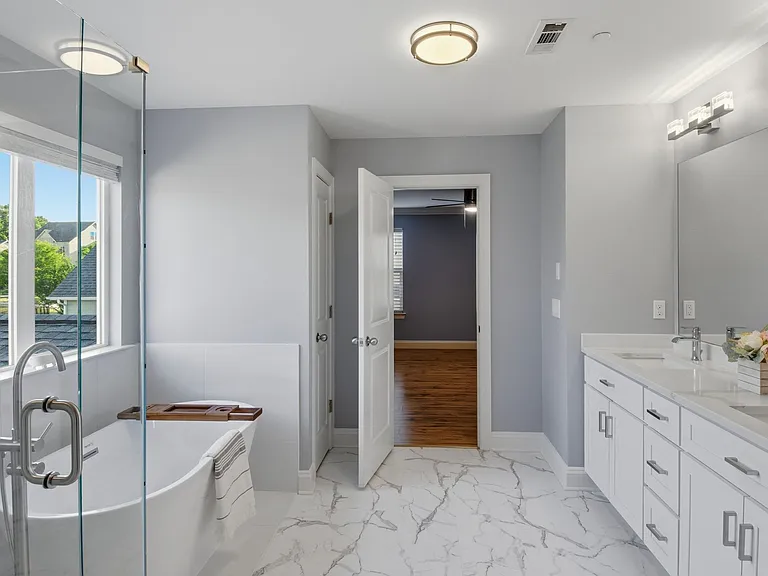 623 Streamside Ln — Photo 25