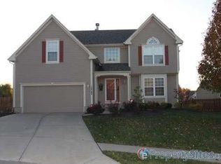 15764 S Lindenwood Dr, Olathe, KS 66062