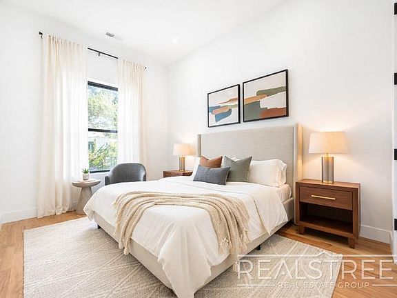 5th image of 1274 Jefferson Ave APT 3