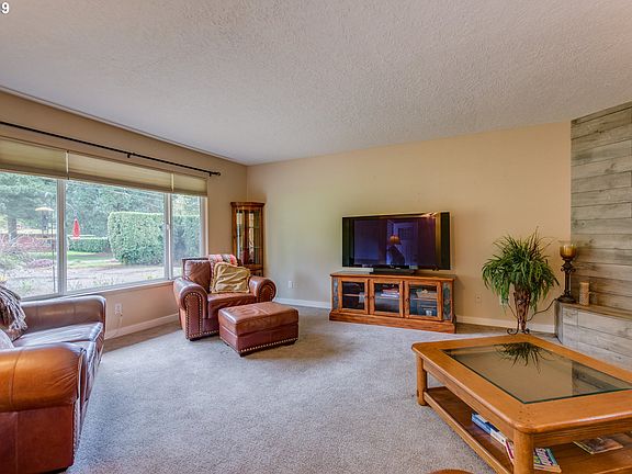5th image of 2104 SE 101st Ave