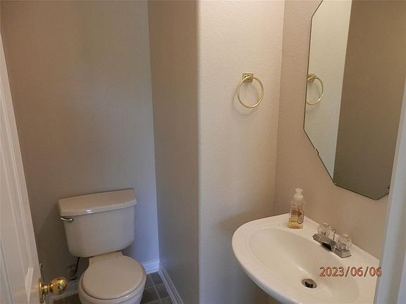 4th image of 1402 Cypress Cove St