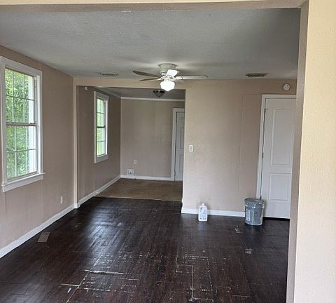 2nd image of 2503 Scott Ave