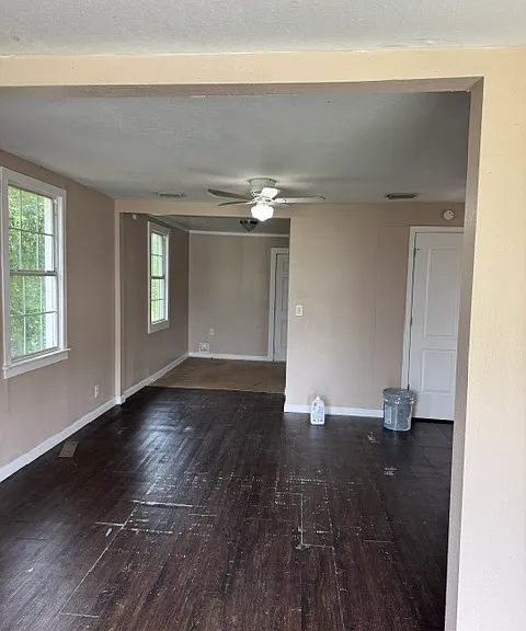 2503 Scott Ave — Photo 2