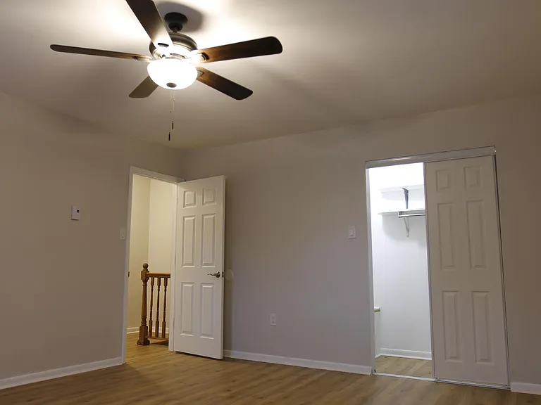 1 Lexington Ct — Photo 17