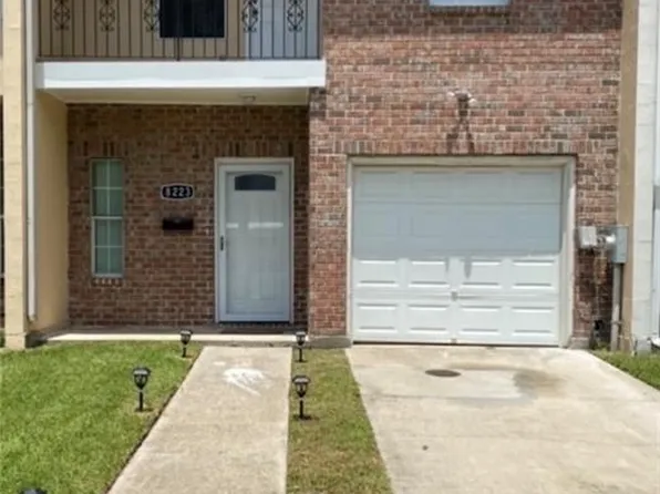 8223 Edinburgh St, New Orleans, LA 70118