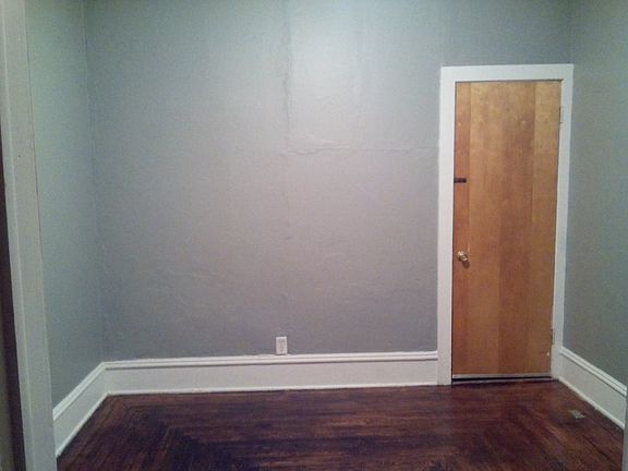 5th image of 521 W Shiawassee St