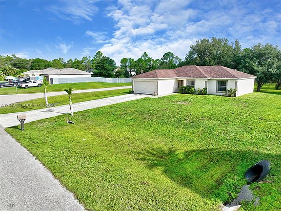 2nd image of 446 Windermere Dr
