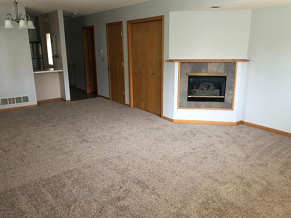 Living room- gas fireplace
