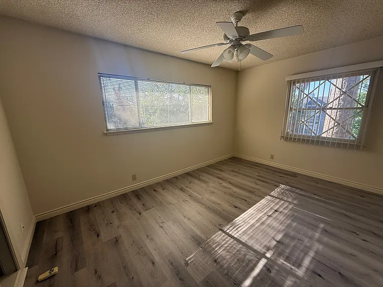 439 Mariposa Ave #6 — Photo 9