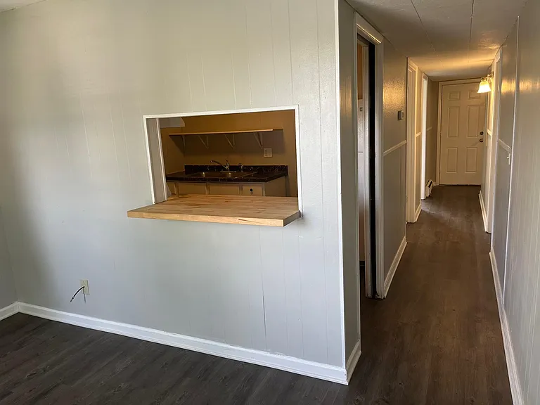 218 3rd Ave E #5 — Photo 8