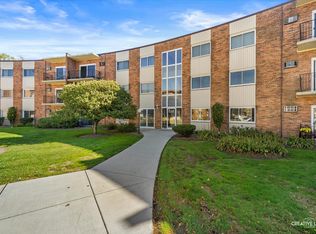 9717 S Keeler Ave APT 207, Oak Lawn, IL 60453