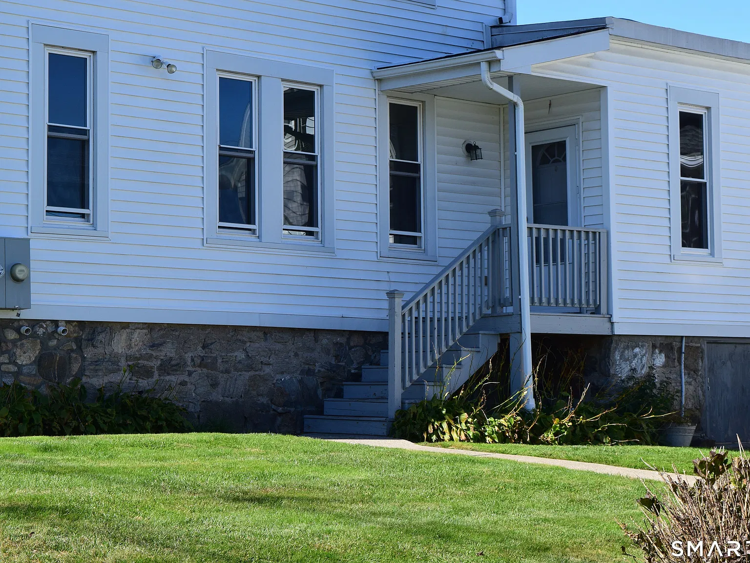 2 bed, 1.0 bath, 2062 sqft, $2,400 — Photo 3