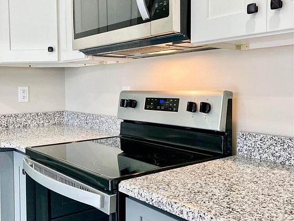 5th image of 1210 Maid Marian Ln NE #1210