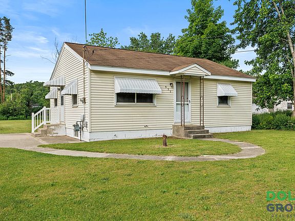 2nd image of 932 Pannell St NW