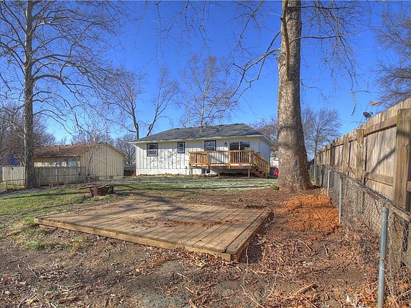 5th image of 1311 Golfview Dr