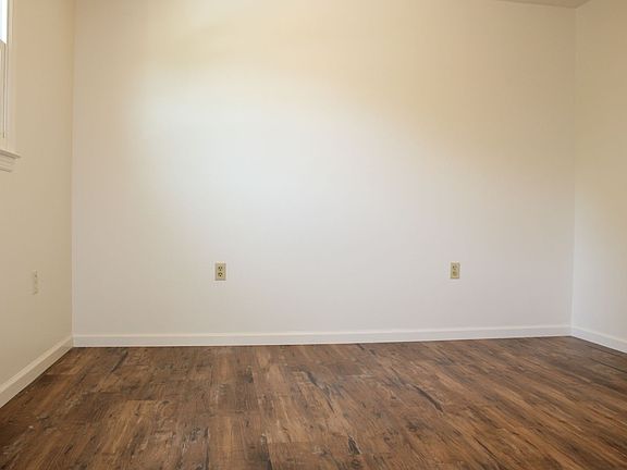 5th image of 109 Twin Hills Rd APT 6