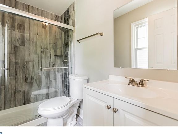 5th image of 1 Hinsdale Ln