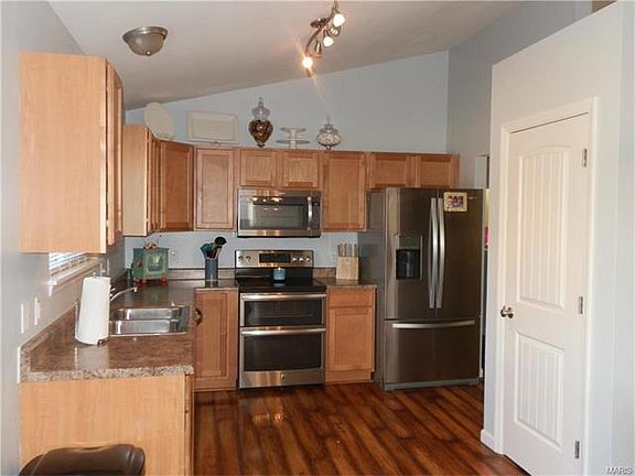 5th image of 201 Glen Forest Dr