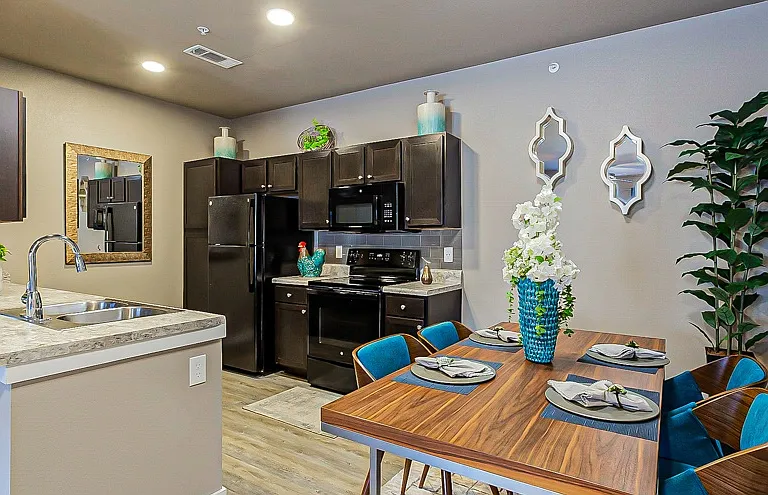 Paragon Westover Hills Apartments — Photo 4