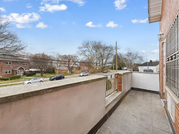 183-26 Booth Memorial Avenue image 16 of 31