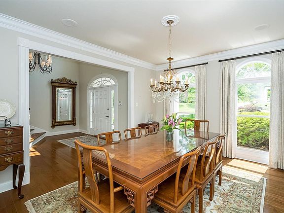 3rd image of 14330 Manderleigh Woods Dr