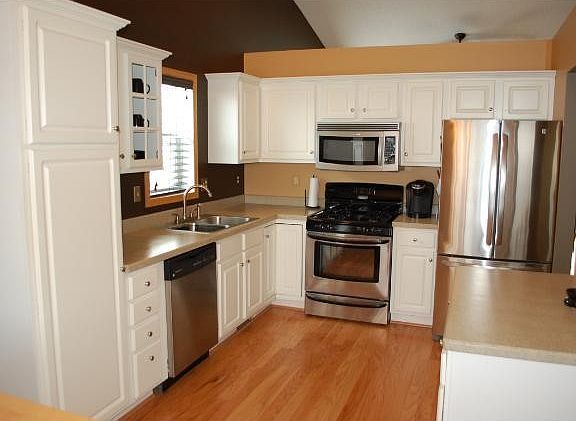 2nd image of 956 Sunrise Dr