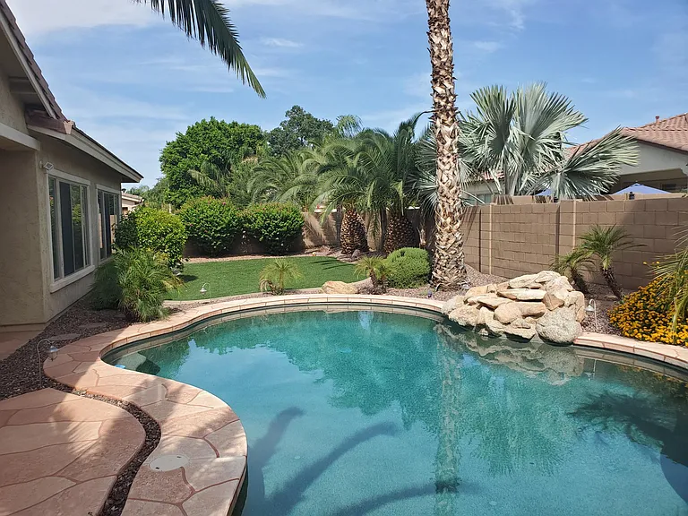 Backyard/pool