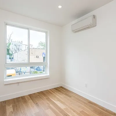 Rented by Nooklyn NYC LLC | media 81