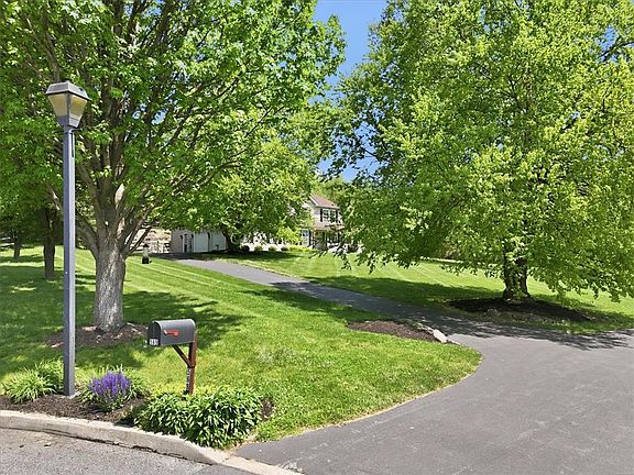 4th image of 569 Deerfield Dr
