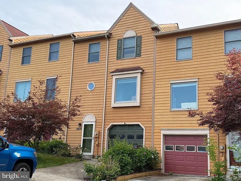 6631 E Beach Dr — Photo 1