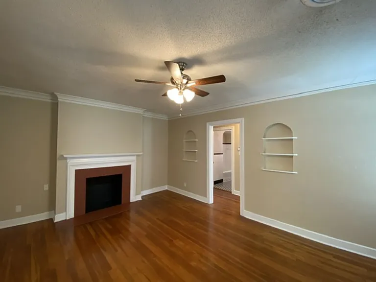 1598 N Michelle Cir — Photo 2