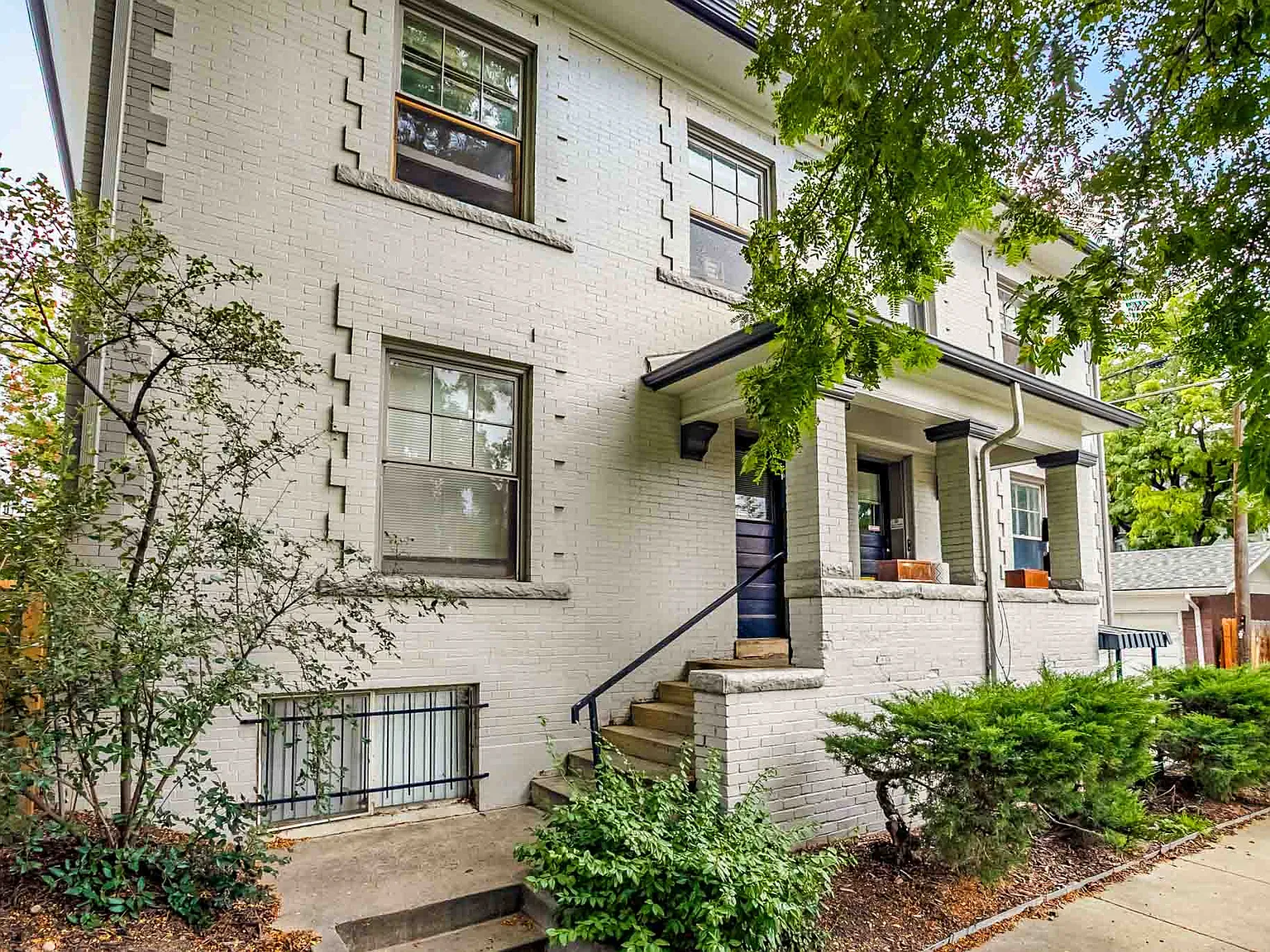 Evelyn's Court — Photo 3
