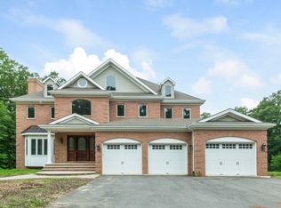 17 Trotter Way, Cream Ridge, NJ 08514