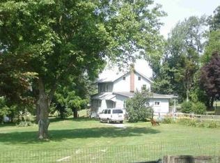 1235 Pine Grove Rd, Hanover, PA 17331