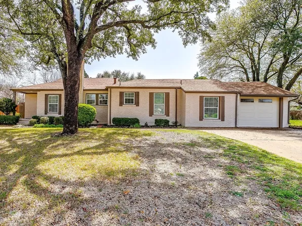 6391 Greenway Rd, Fort Worth, TX 76116