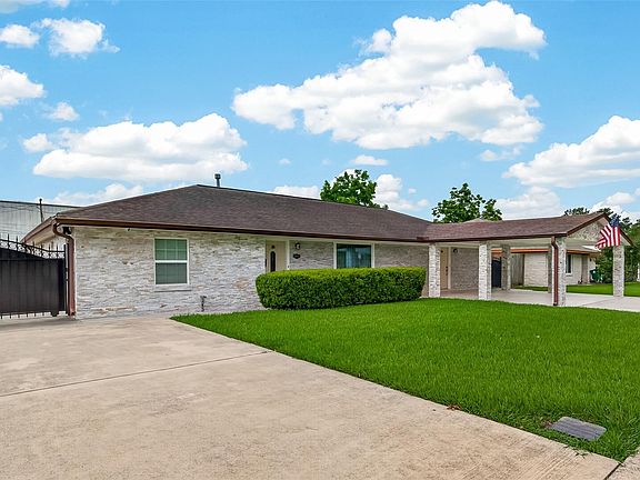 2nd image of 10939 Timberoak Dr