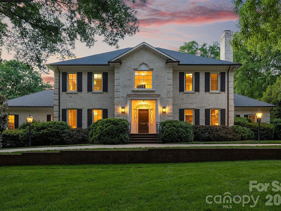 1st image of 2514 Beretania Cres