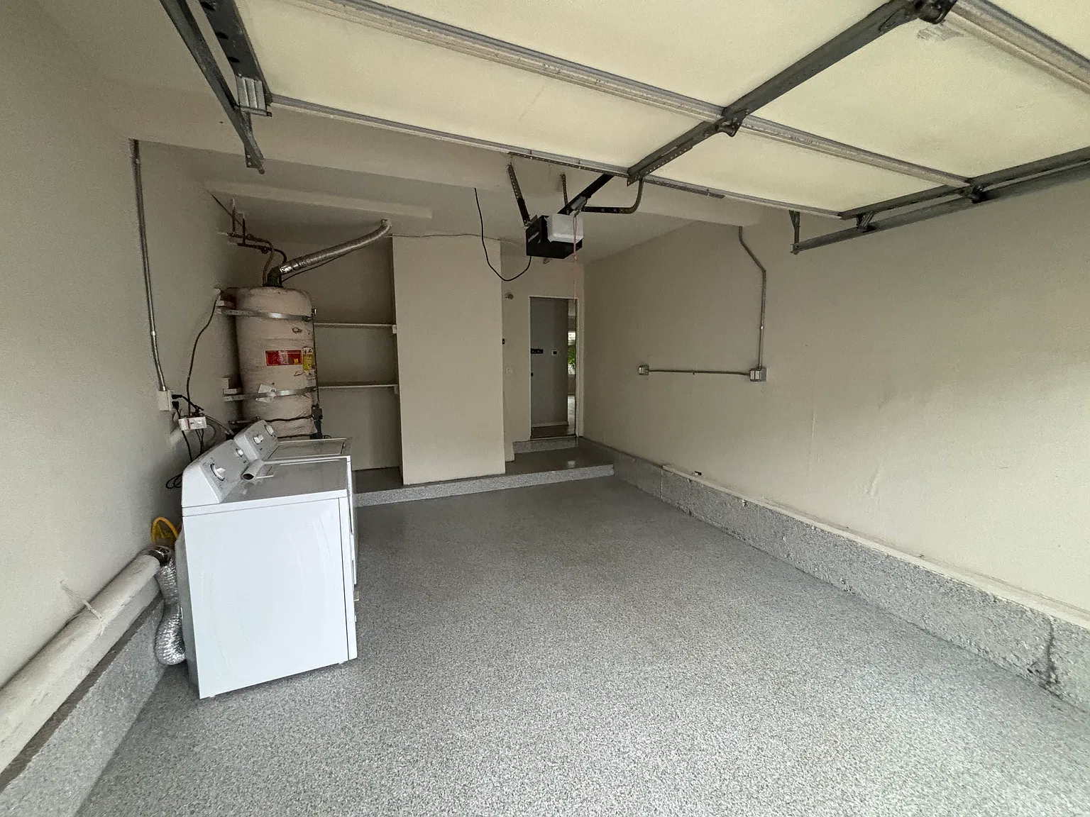 2 bed, 984 sqft, $3,300 — Photo 4