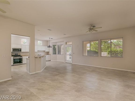 2nd image of 2901 Vista Butte Dr