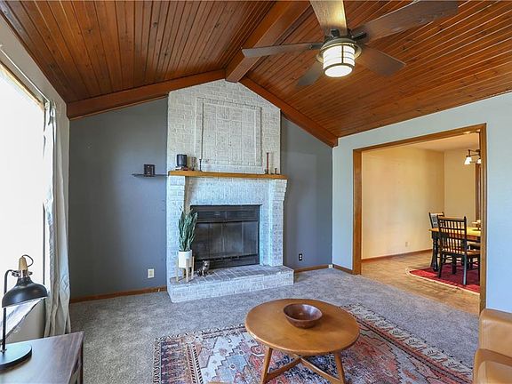 5th image of 2521 N 109th St