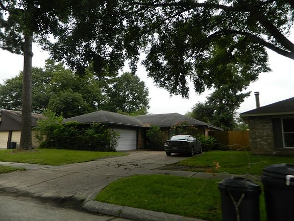 2nd image of 7911 Waxleaf Dr