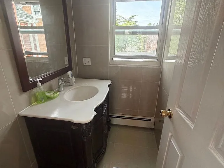1502 Luzerne St — Photo 11