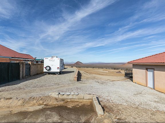 5th image of 16092 Knoll Dr