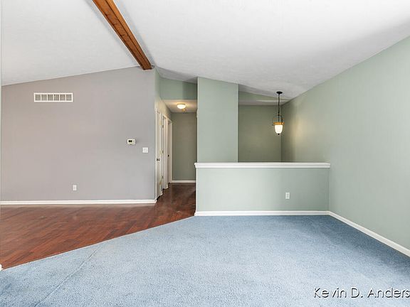 4th image of 3251 Brook Trl SE
